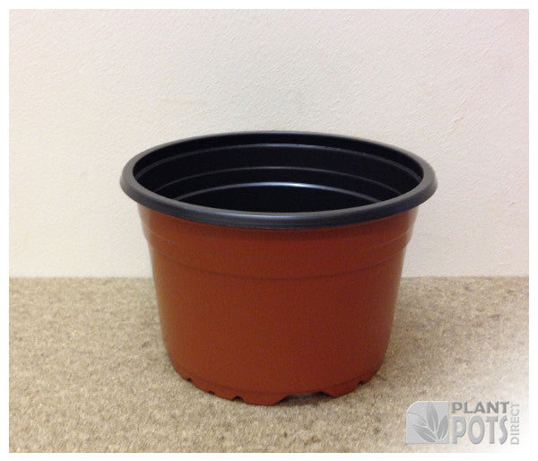 14cm Round plant pot (Terracotta and Grey inside)