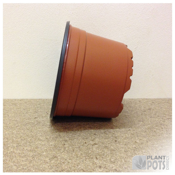 14cm Round plant pot (Terracotta and Grey inside)
